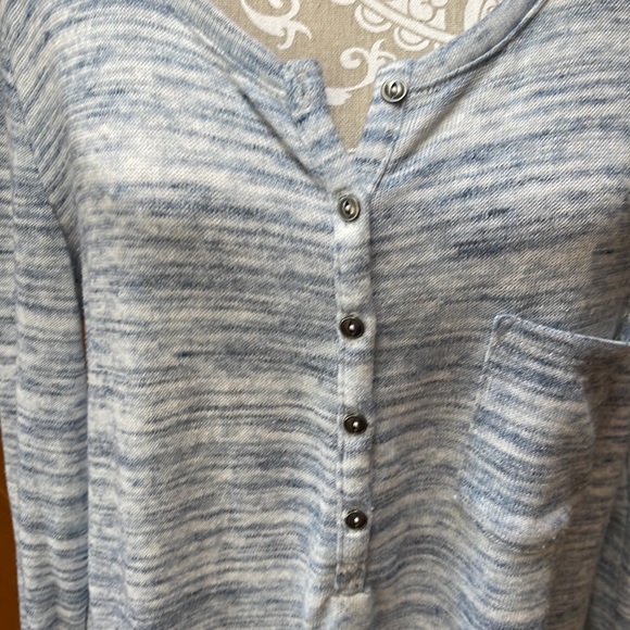 GAP lightweight knit henley tunic. Size L - Picture 2 of 3